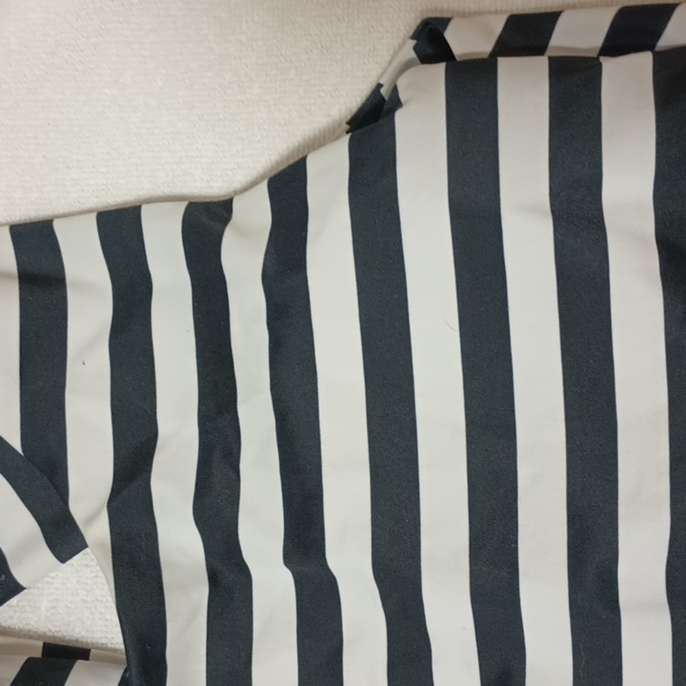 Albion swim top, size S